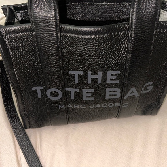 Marc Jacob’s crossbody tote bag - Picture 2 of 8